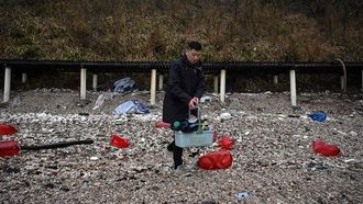 فن فو جون شينغ يعالج مشكلة التلوث البلاستيكي