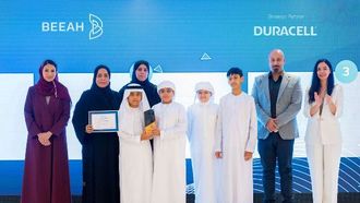 المدارس تتحد من أجل تحدي البطاريات العظيم