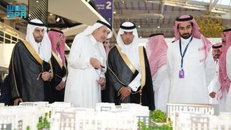 وزير الإسكان يستعرض اتجاهات العقارات العالمية