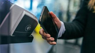 توصيات رئيسية لتأمين الدفع عبر الهواتف الذكية