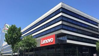 Lenovo تروّج لحاسبها اللوحي الجديد