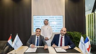 مبادلة وسافران تعززان الشراكة في مجال الطيران