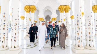 Slovenia President Visits Sheikh Zayed Mosque