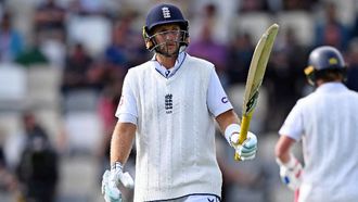 England Leads New Zealand By 533 Runs