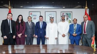 وزارة المالية الإماراتية وبنك التنمية الاقتصادي يبحثان التعاون