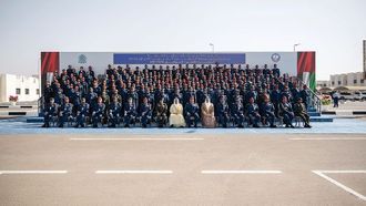 هزاع بن زايد يحضر حفل التخرج