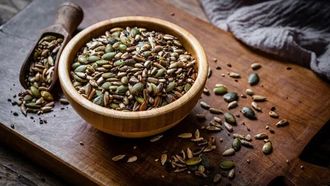 أربع بذور لتعزيز صحة شعرك