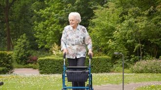 النساء أقل استخداماً لوسائل المساعدة