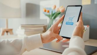 UAE Launches VAT Refund For E-Commerce Tourists