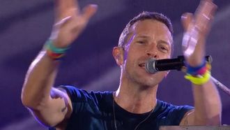 Coldplay Concert: Chris Martin Greets Fans In India