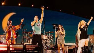 Chris Martin Sings 'Vande Mataram' In Ahmedabad