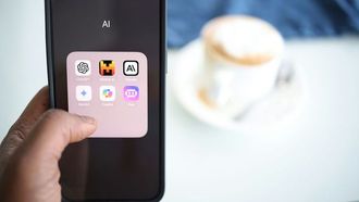 من المتوقع أن تتجاوز تطبيقات الذكاء الاصطناعي مليار دولار أمريكي في عام 2024