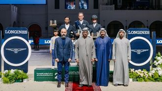 تريفور برين يفوز بالجائزة الكبرى في أبو ظبي