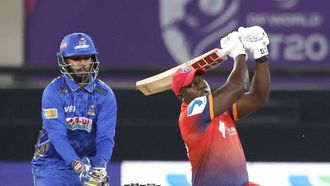 دبي كابيتالز يهزم الخليج العملاق في دوري الكريكيت