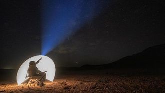 مشاهد ضوئية ساحرة في صحراء الوجه