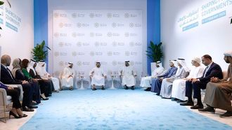 حمدان بن محمد يؤكد أهمية تمكين الشباب العربي