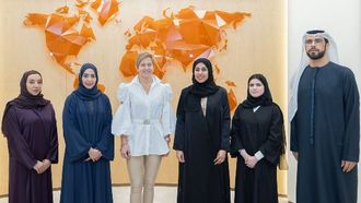 السيدة الأولى الكولومبية تزور مركز تبادل المعرفة في الإمارات