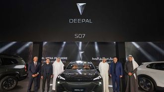 إطلاق شركة ديبال للسيارات الكهربائية في الإمارات العربية المتحدة