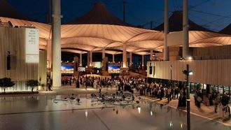 بينالي الفنون الإسلامية يستقطب الزوار في جدة