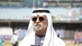 نهيان بن مبارك في مباراة الكريكيت بين الهند وباكستان