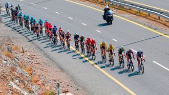 ميلانو تفوز بالمرحلة الرابعة من طواف الإمارات 2025