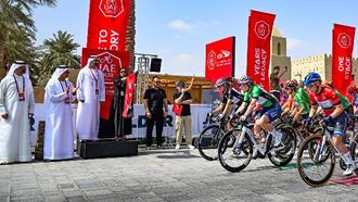 الإمارات القابضة تفوز في مرحلة طواف الإمارات