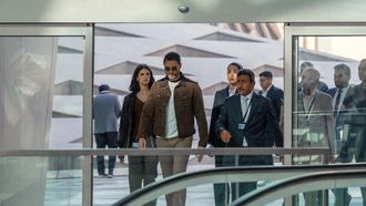 تارا عماد تتصدر المشهد في فيلم الكلاب السبعة