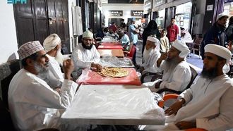 بهجة رمضان في سوق الطباخة