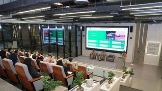 شرطة دبي توضح تفاصيل المخالفات المرورية باستخدام الذكاء الاصطناعي