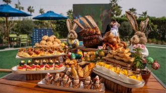 غداء عيد الفصح في مطعم Firelake Grill House