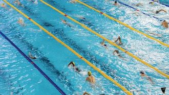 محطات بارزة في تطوير السباحة الإماراتية