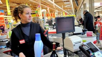 French Household Confidence Sees Slight Decline