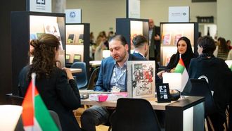 ناشرون إماراتيون يتألقون في معرض لندن للكتاب