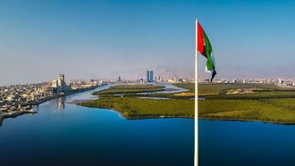 رأس الخيمة تصدر صكوكاً بقيمة مليار دولار