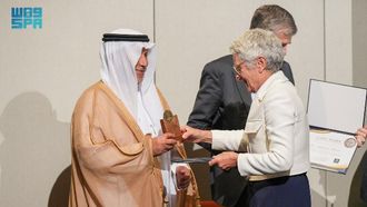 GEOSA President Receives Gary Nairn Medal