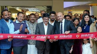 Joyalukkas Opens New Showroom At UW Mall