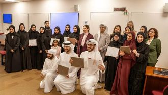 جامعة زايد تخرّج الدفعة الأولى من برنامج الخطابة العامة