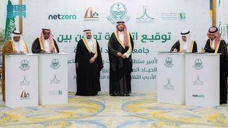 توقيع اتفاقيات التعاون الرئيسية من قبل الأمير فيصل