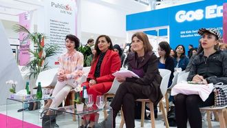 ثلاث سيدات تم تكريمهن في حفل توزيع جوائز Publish Hair Awards