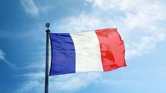 فرنسا تدرس إنهاء الإعفاء الضريبي للمتقاعدين