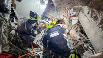 فريق الإمارات العربية المتحدة يقدم مساعدات لميانمار بعد الزلزال