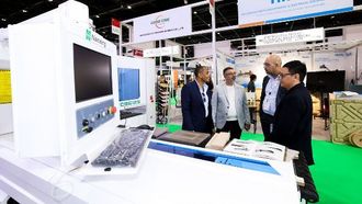 شركات عالمية تشيد بمعرض دبي للأخشاب 2025