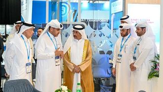 حشر بن مكتوم يفتتح معارض رئيسية في دبي