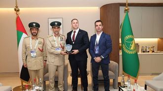 قائد شرطة دبي يلتقي وفوداً عالمية