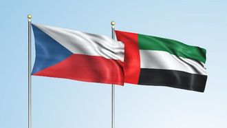 ابن طوق يلتقي وزراء الاقتصاد التشيكيين