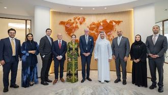 الإمارات ونيوجيرسي تناقشان التعاون الحكومي