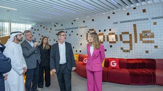 حمدان بن محمد يزور جوجل في دبي