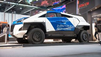 تم الكشف عن سيارة دورية الشرطة ماجنوس في المعرض