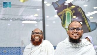 مبادرة طريق مكة تدعم الحجاج في دكا