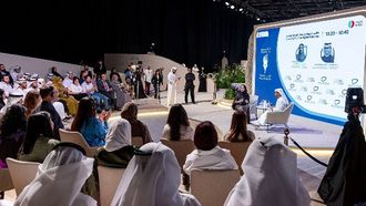 مناقشة التلاعب بالحقيقة في وسائل التواصل الاجتماعي